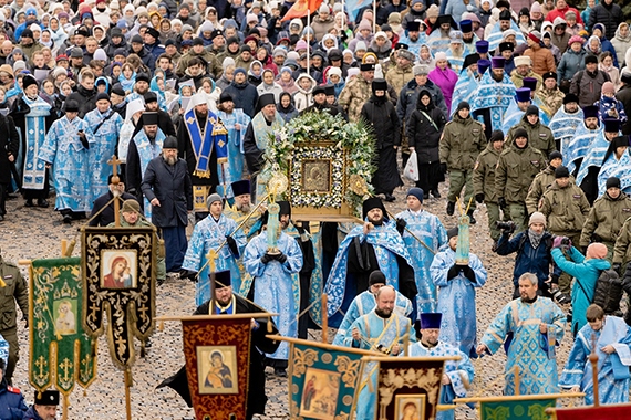 В праздник Казанской иконы Божией Матери в столице Татарстана прошли церковные торжества