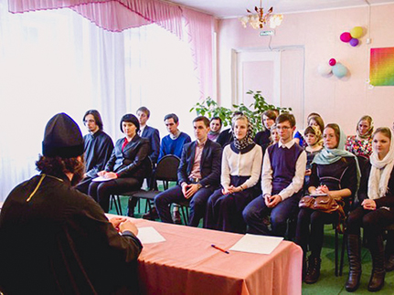 Епископ Мефодий встретился с православной молодежью Бугульмы