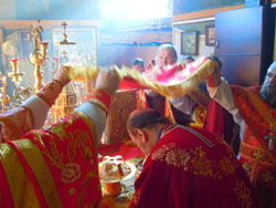 Архиерейское богослужение в день Антипасхи. Увеличить изображение. Размер файла: 136,53 Kb [800X600]