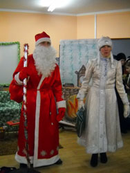 Рождественский праздник для детей в Боровецкой церкви. Увеличить изображение. Размер файла: 109,65 Kb [600X800]