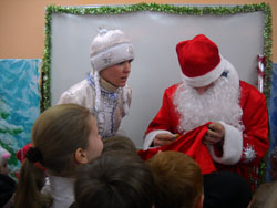 Рождественский праздник для детей в Боровецкой церкви. Увеличить изображение. Размер файла: 110,88 Kb [800X600]