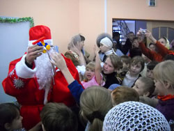 Рождественский праздник для детей в Боровецкой церкви. Увеличить изображение. Размер файла: 127,66 Kb [800X600]
