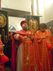 Пасхальная Заутреня в Боровецкой церкви. Увеличить изображение. Размер файла: 125,88 Kb [600X800]