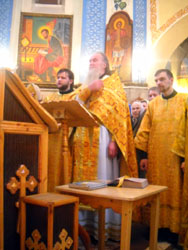 Новогодний молебен в Боровецкой церкви. Увеличить изображение. Размер файла: 126,77 Kb [600X800]