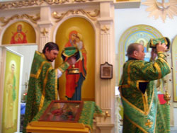 Божественная литургия в день святой блаженной Ксении Петебрургской. Увеличить изображение. Размер файла: 139,5 Kb [800X600]