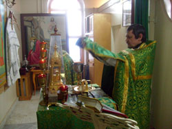 Божественная литургия в день святой блаженной Ксении Петебрургской. Увеличить изображение. Размер файла: 151,18 Kb [800X600]