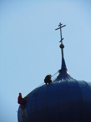 Реставрационные работы куполов Боровецкой церкви. Увеличить изображение. Размер файла: 51 Kb [600X800]