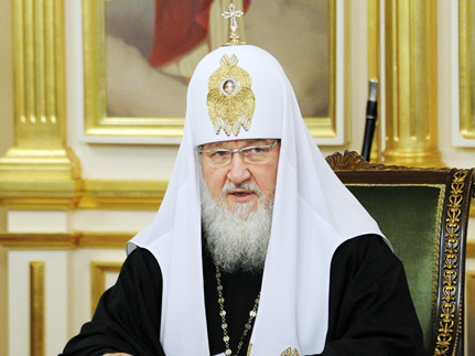 Патриарх Кирилл призвал оказать помощь семьям погибших и пострадавшим от взрыва в Волгограде