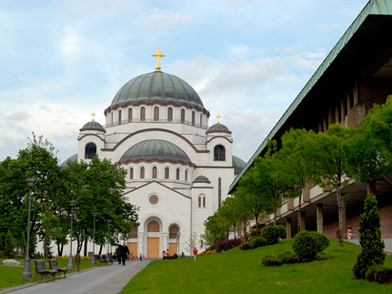 Сербская Церковь призвала верующих не участвовать в первомайских праздниках