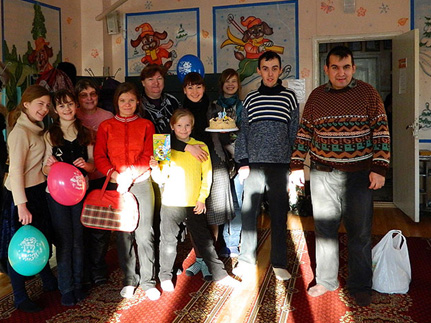 Представители прихода прп. Серафима Саровского посетили детский дом