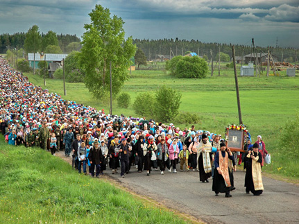 Массовые Крестные ходы пройдут в честь 1025 Крещения Руси
