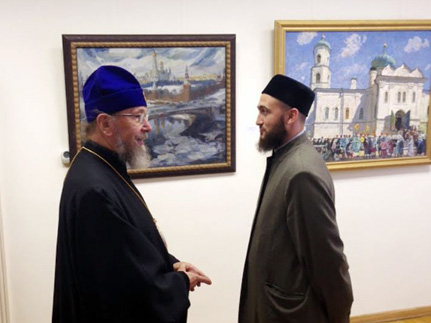 Митрополит Анастасий посетил выставку «Многоликая Россия»