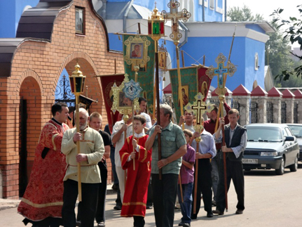 В Бугульме прошел крестный ход по случаю 1025-летия Крещения Руси