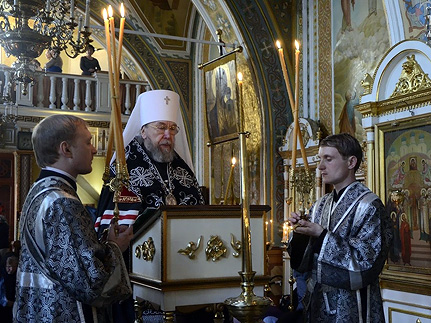 Глава Татарстанской митрополии совершил чтение канона Андрея Критского в храмах Казани