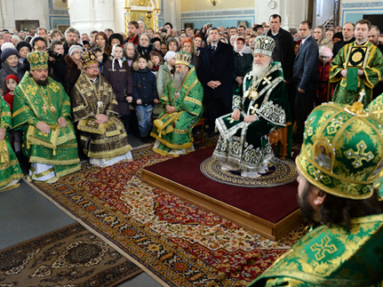 В день памяти  Серафима Вырицкого Патриарх Кирилл совершил Литургию в Покровском соборе Гатчины