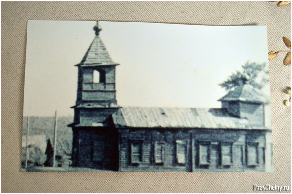 Архивное фото разрушенной церкви в селе Малая Шильна