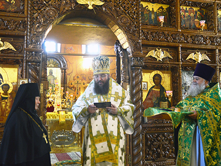 Епископ Иннокентий поздравил игумению Зилантового монастыря с юбилеем