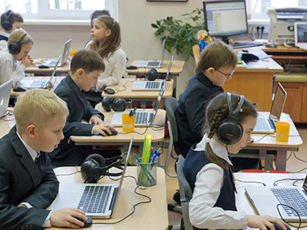 Школьников обучат правилам поведения в Интернете