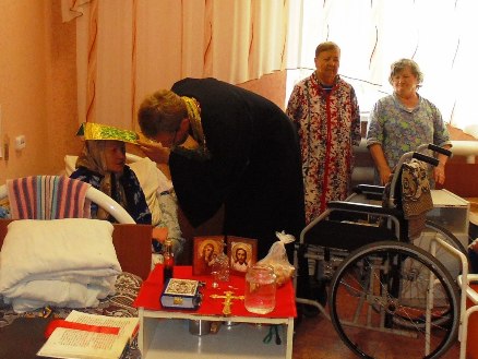 Священник посетил Дом-интернат для престарелых и  инвалидов