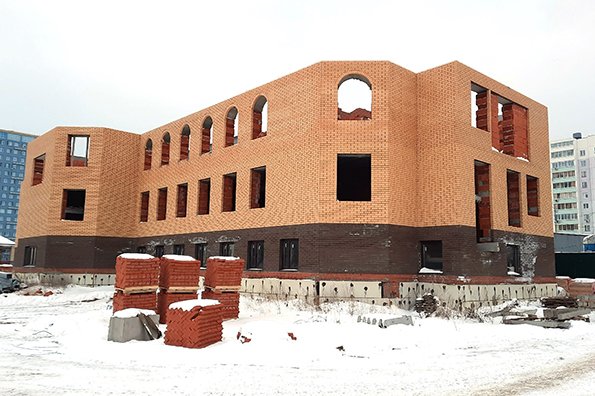 Мэр посетил строительную площадку православной гимназии автограда