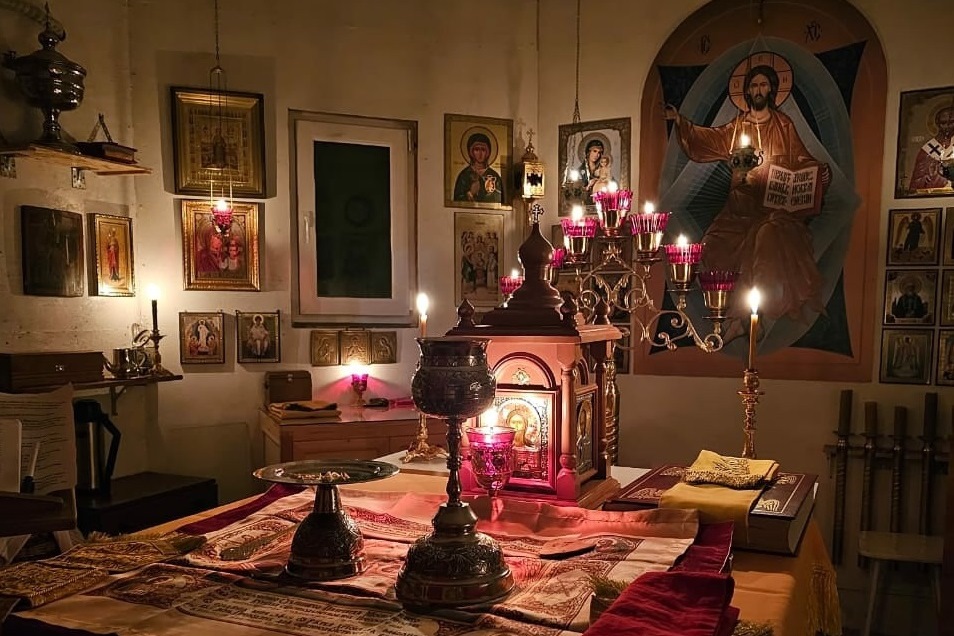 Ночная Божественная литургия прошла на приходе Николая Чудотворца