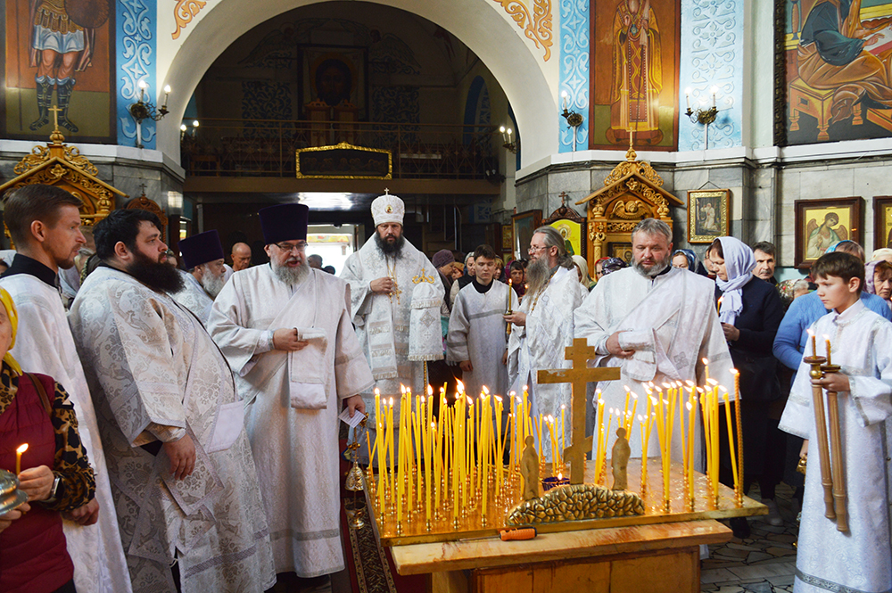 Владыка Гавриил возглавил службу родительской субботы в Боровецкой церкви [+Видео]