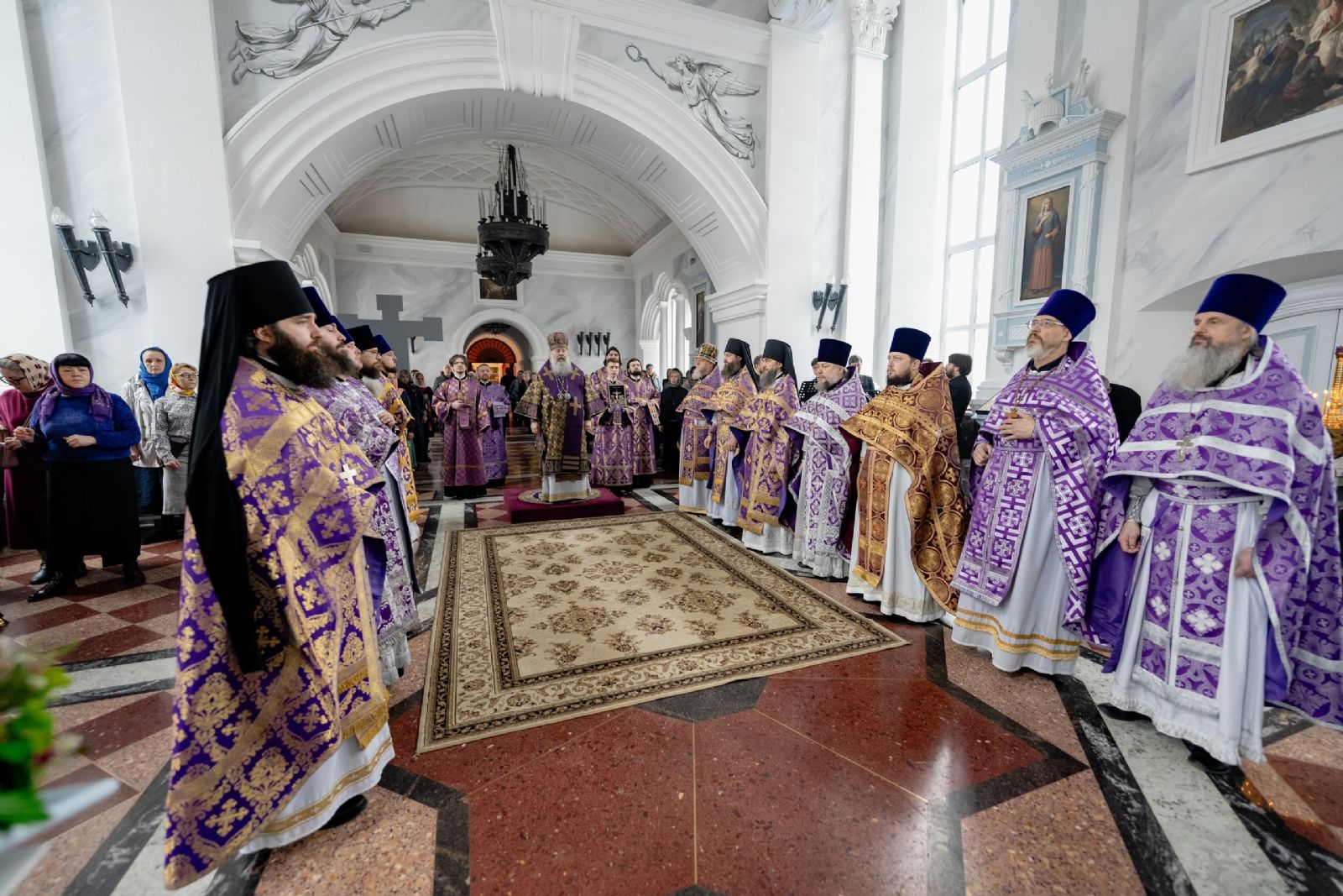 Клирики Закамья приняли участие в архиерейском богослужении в Казани