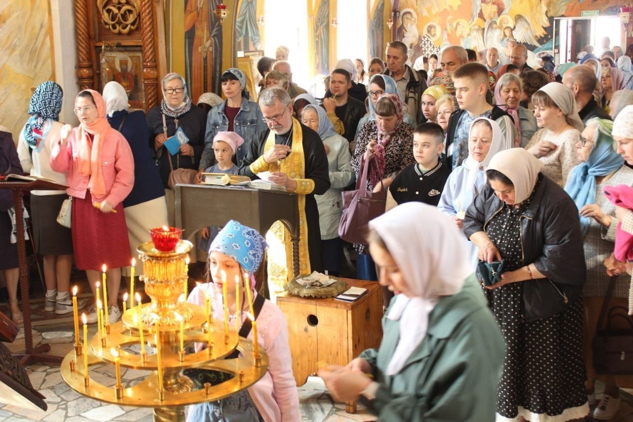 В храмах Закамского благочиния совершены молебны на начало учебного года