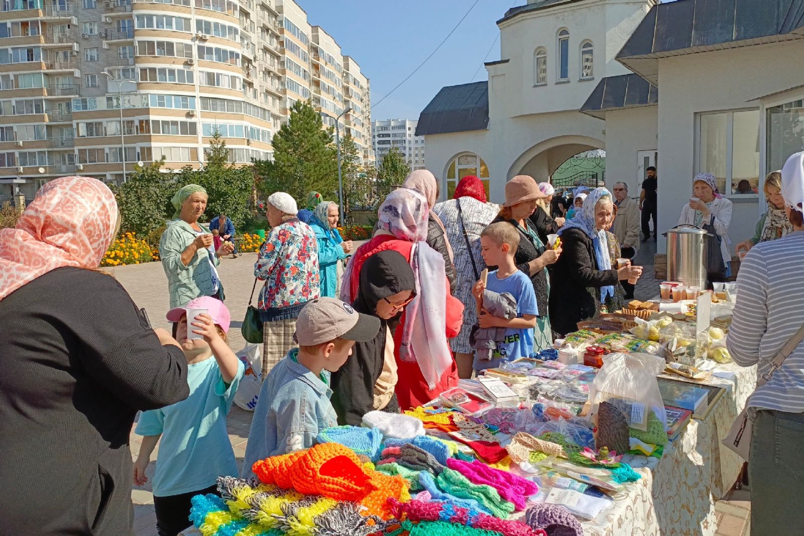 На приходе Серафима Саровского состоялась благотворительная ярмарка