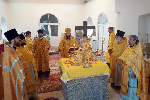 Архиерейская служба в селе Покровка
