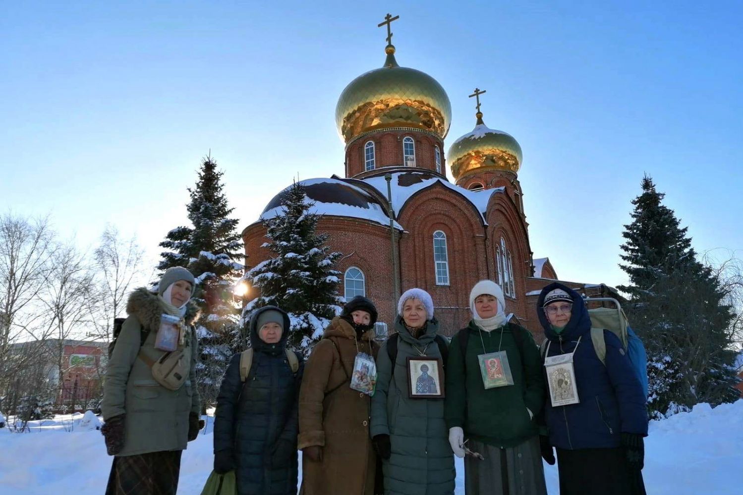 К двум святителям на престольный праздник