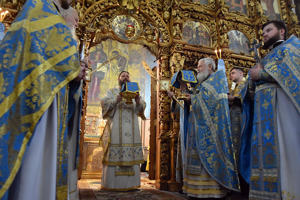 Епископ Гавриил совершил богослужение праздника Введения во храм Пресвятой Богородицы [+Видео]