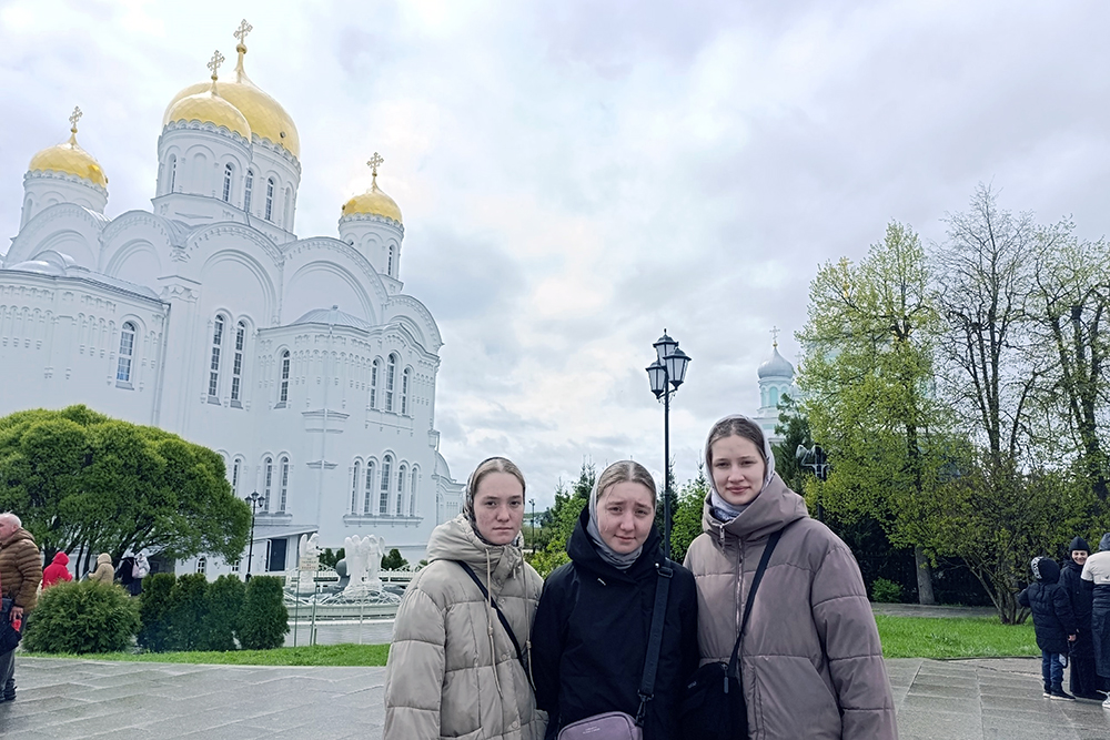Потрудились у батюшки Серафима