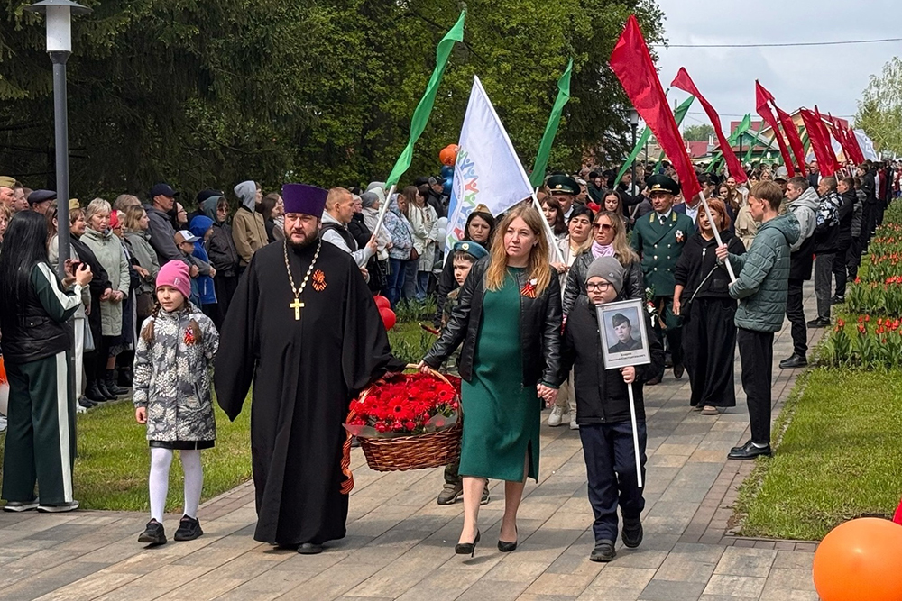 Настоятель Никольского собора Мензелинска принял участие в торжествах в честь 80-летия Победы