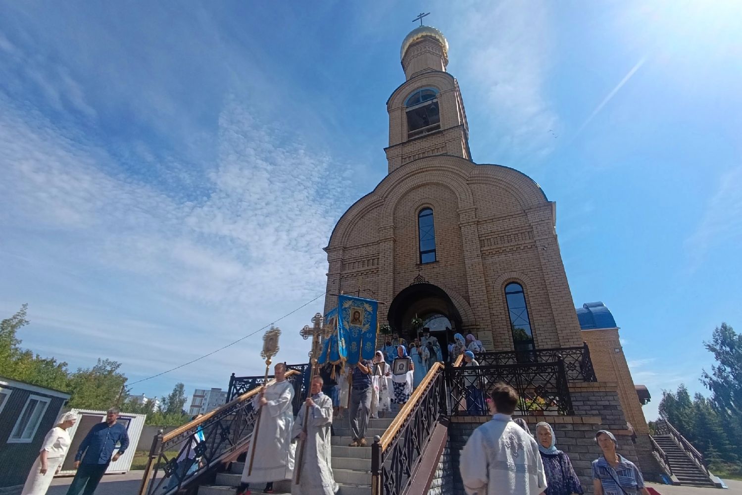 В храме Казанской иконы Божией Матери Набережных Челнов совершено престольное богослужение