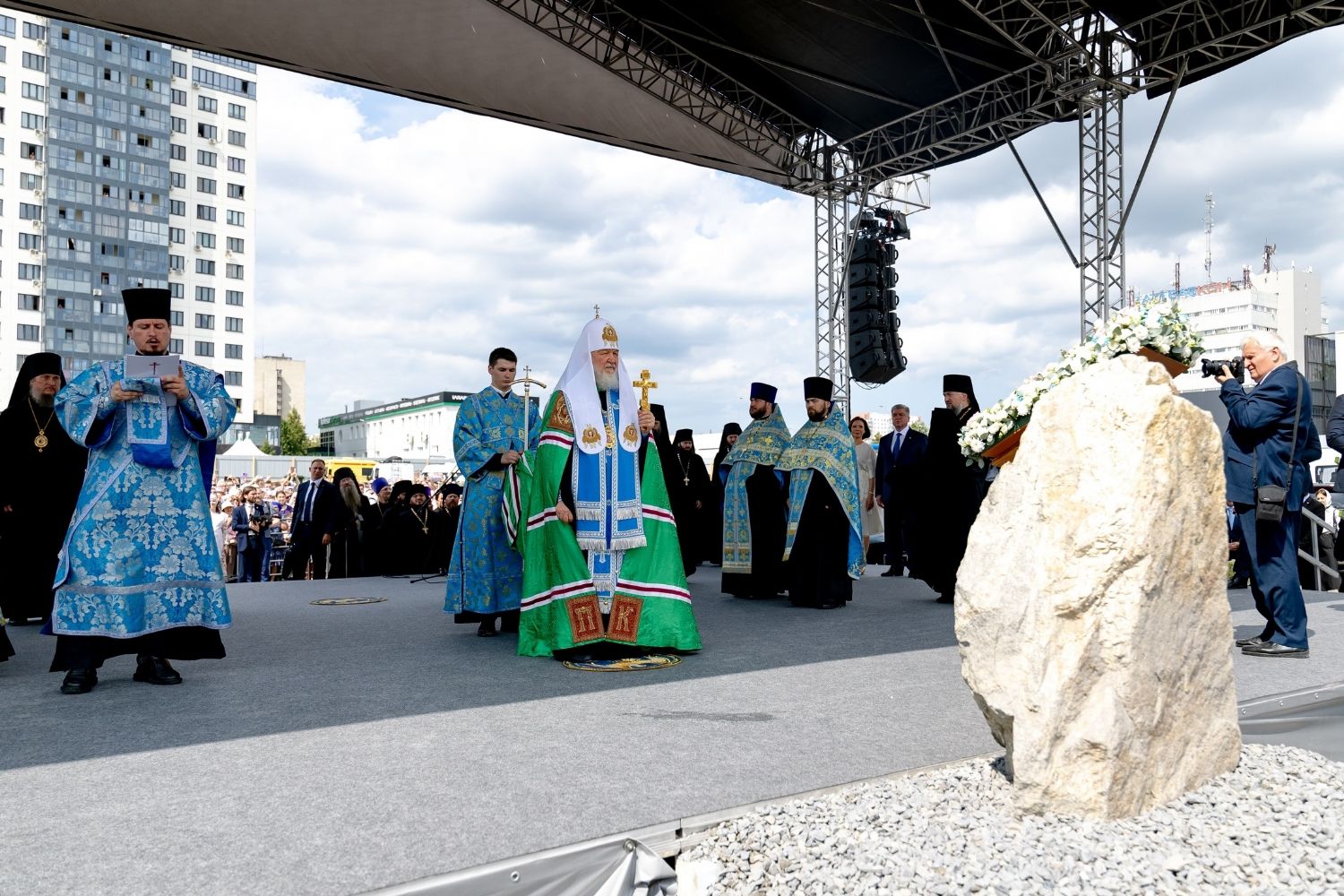 Патриарх Кирилл освятил закладной камень в основание будущего кафедрального собора в Челнах