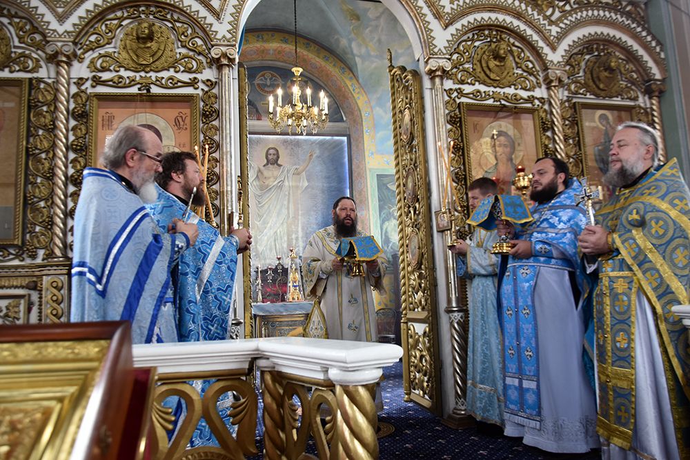 Архиерейское богослужение совершено в Покровском соборе Елабуги