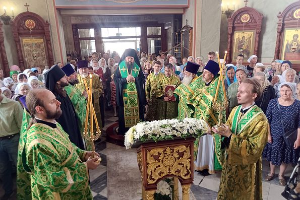 Правящий архиерей совершил Литургию в память преподобного Серафима Саровского [+Видео]