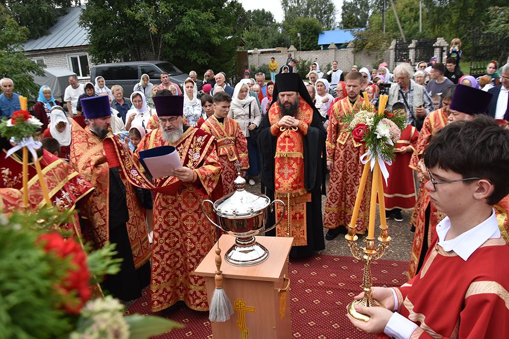 В Мензелинске совершена Литургия и крестный ход в день памяти преподобномученицы Маргариты Мензелинской