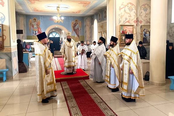 Епископ Гавриил совершил богослужения памяти святителя Тихона Задонского