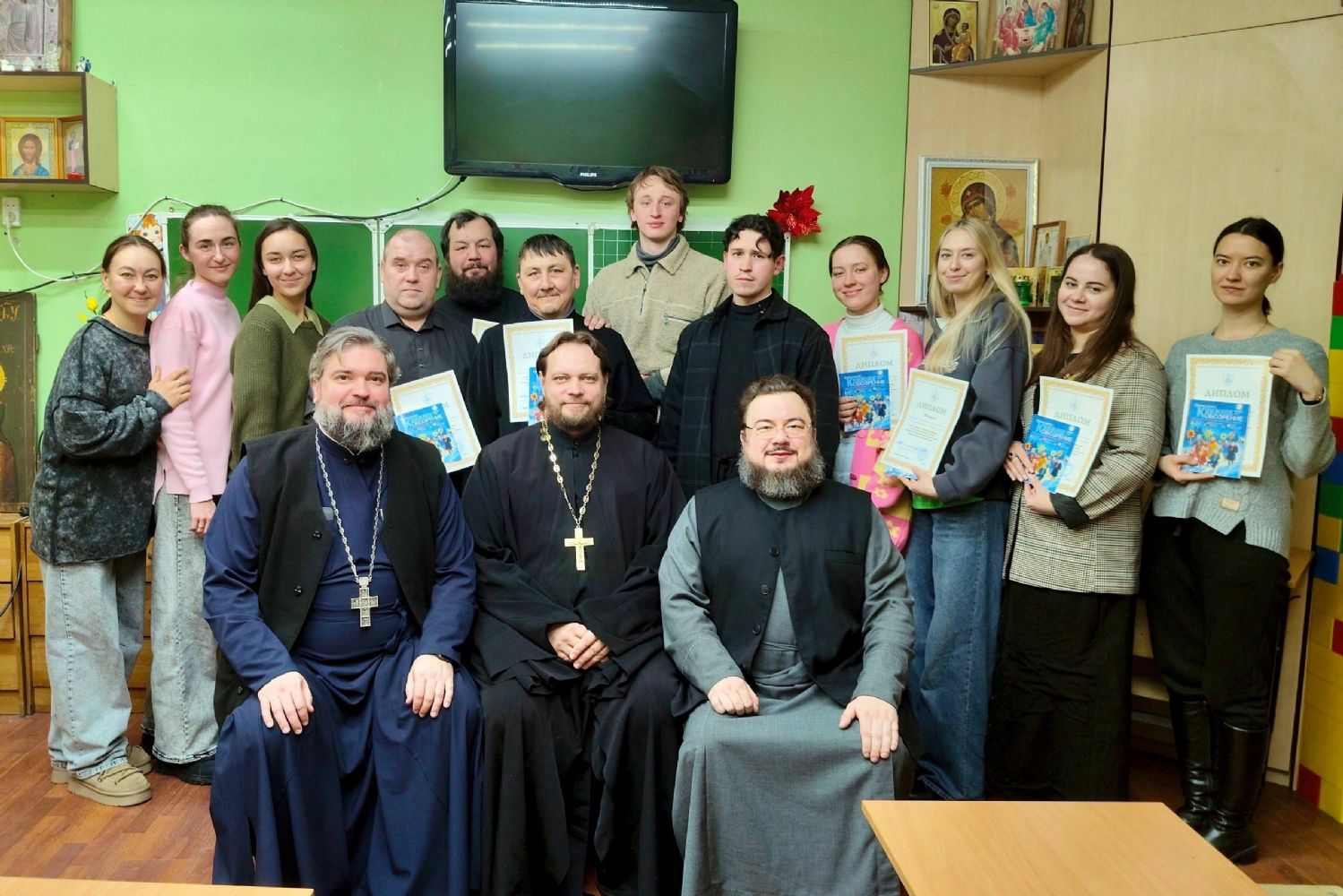 В храме Космы и Дамиана прошел брейн-ринг «Святые Земли Русской»