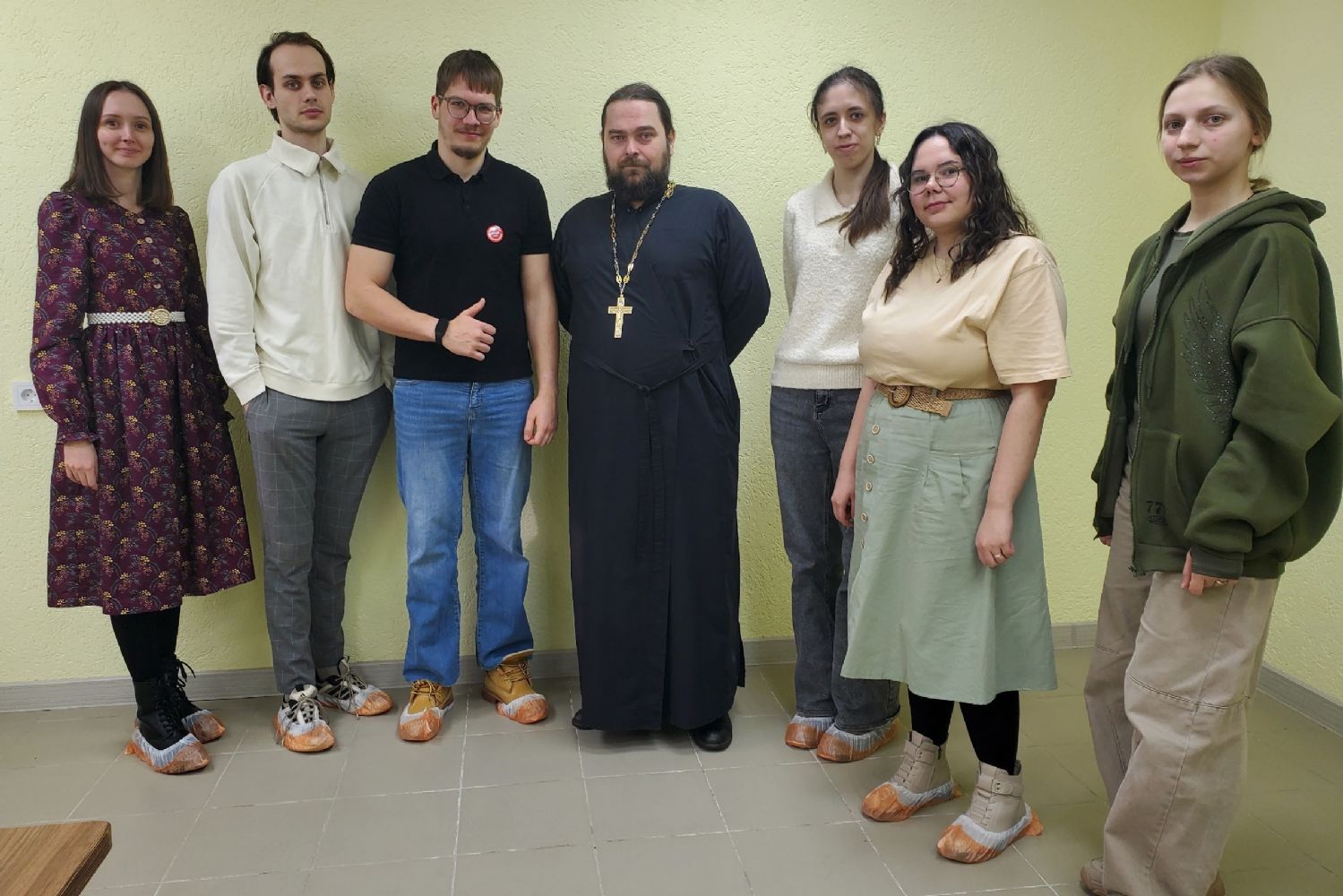 Литургия, новый проект и «артефакт дня» с отцом Ильёй