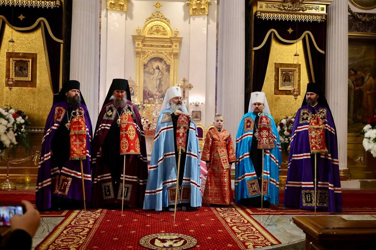 В праздник Воскресения Христова в Казани прошла Великая Пасхальная вечерня