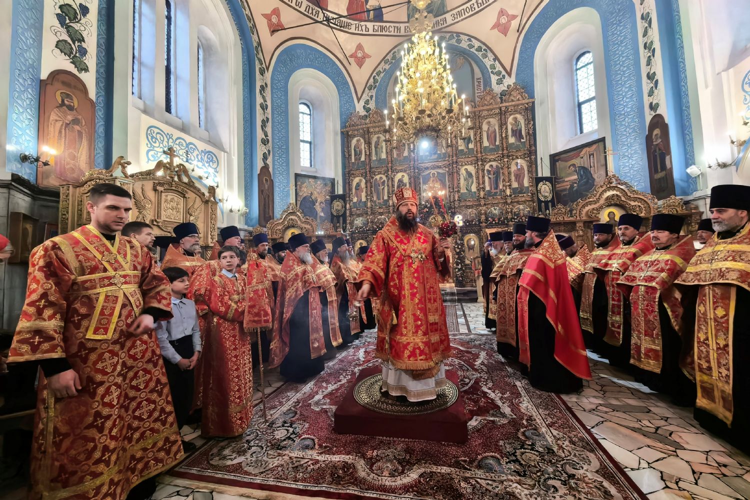 В Светлый Понедельник прошло соборное богослужение духовенства Набережночелинской епархии [+Видео]