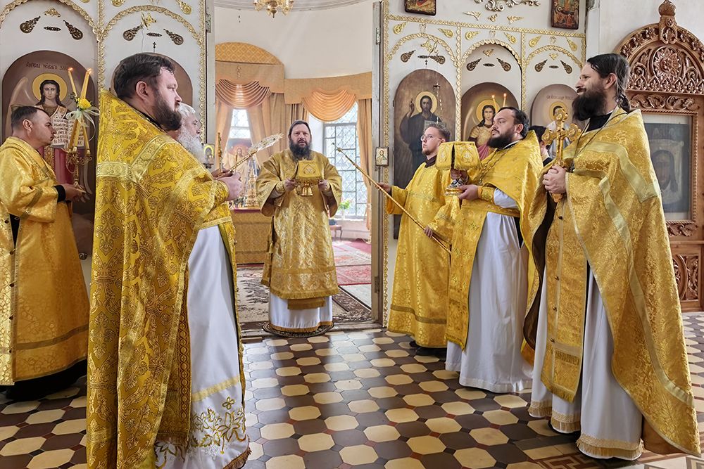 Епископ Гавриил совершил богослужения в день памяти Всех святых