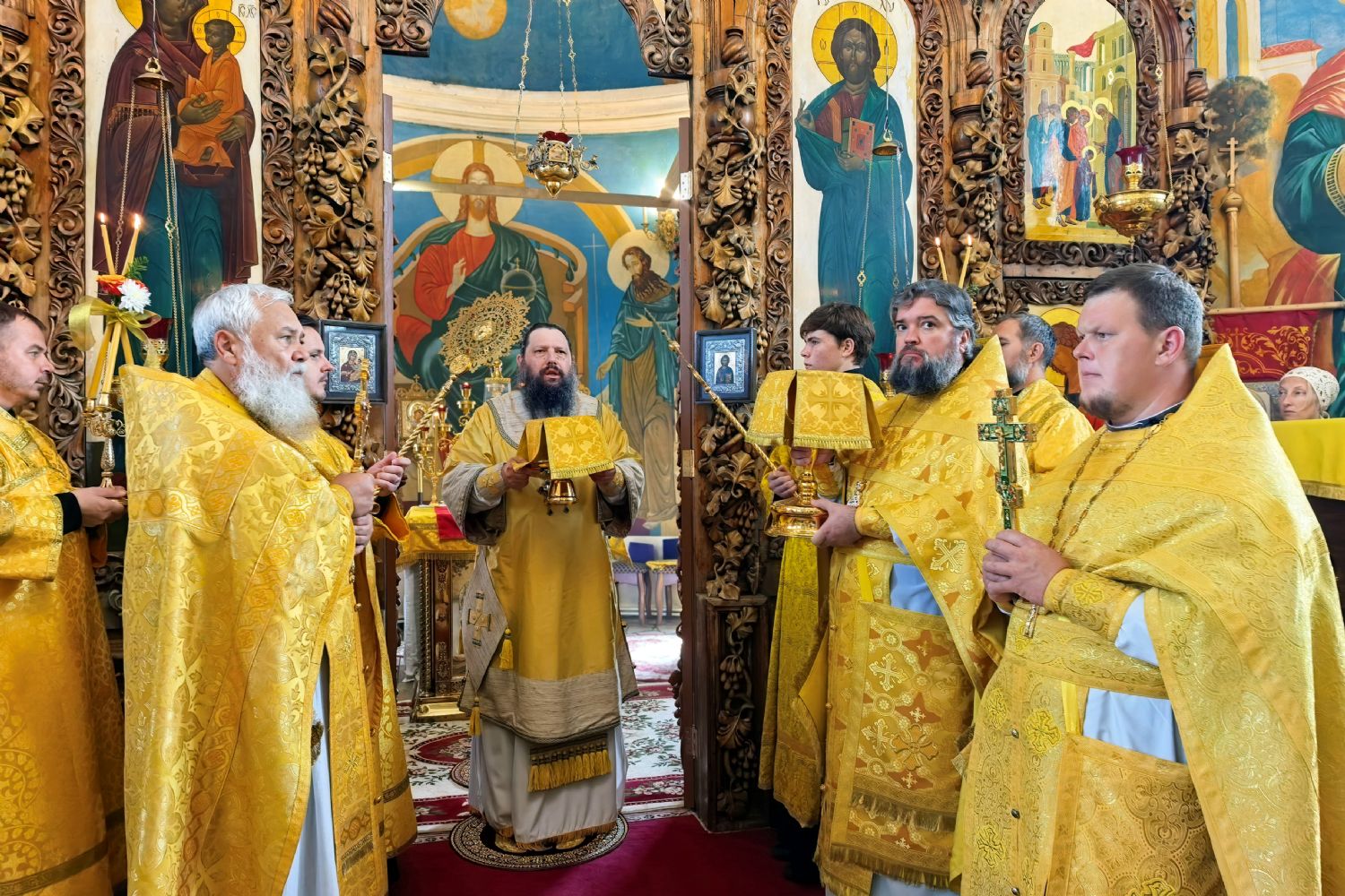 Епископ Гавриил совершил праздничные богослужения в день памяти первоверховных апостолов Петра и Павла [+Видео]