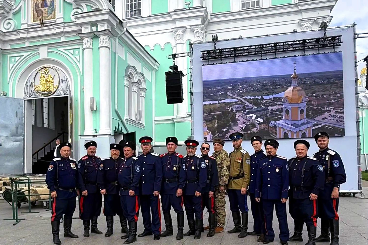 Челнинские казаки приняли участие в торжествах в Свято‑Троицком Серафимо‑Дивеевском монастыре