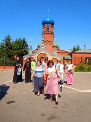 Студенты Свято-Филаретовского института в Боровецкой церкви. Увеличить изображение.Размер файла: 206,32 Kb [600X800]