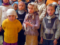 Причащение учащихся воскресной школы Боровецкого храма. Увеличить изображение. Размер файла: 483,97 Kb [800X600]