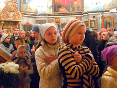 Причащение учащихся воскресной школы Боровецкого храма. Увеличить изображение. Размер файла: 493,15 Kb [800X600]